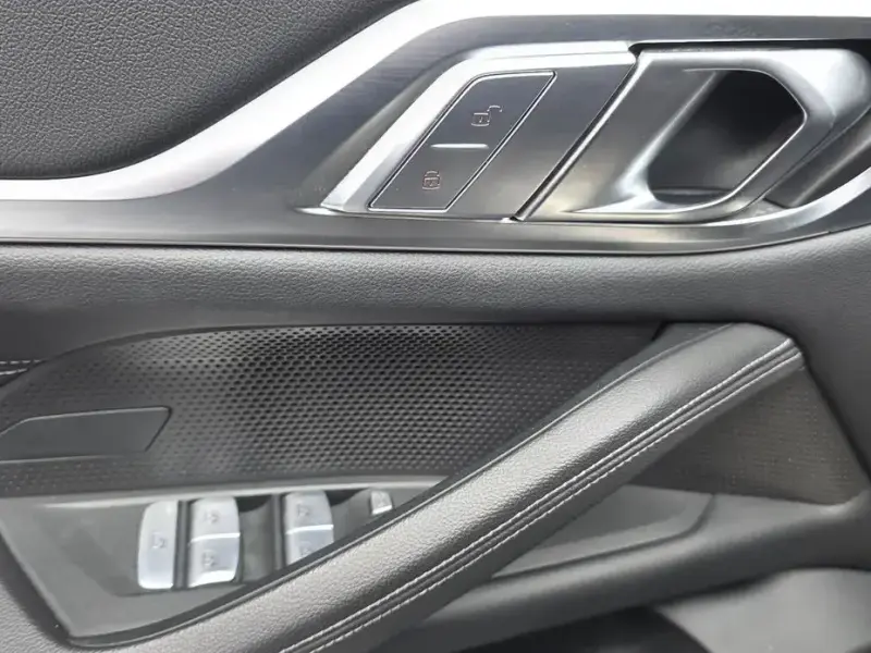 2022 BMW i4 с пробегом 55 352 км