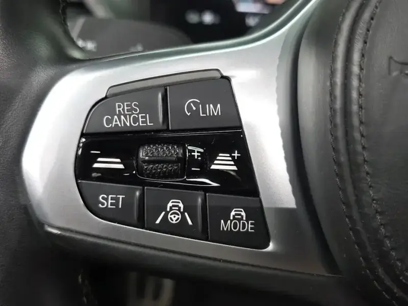 2022 BMW i4 с пробегом 55 352 км