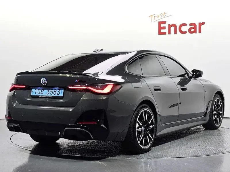 2023 BMW i4 с пробегом 35 461 км