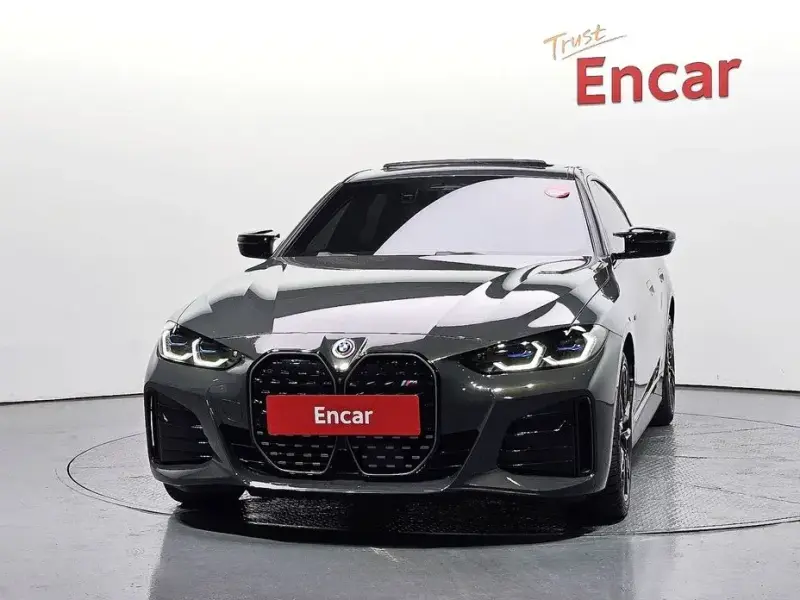 2023 BMW i4 с пробегом 35 461 км