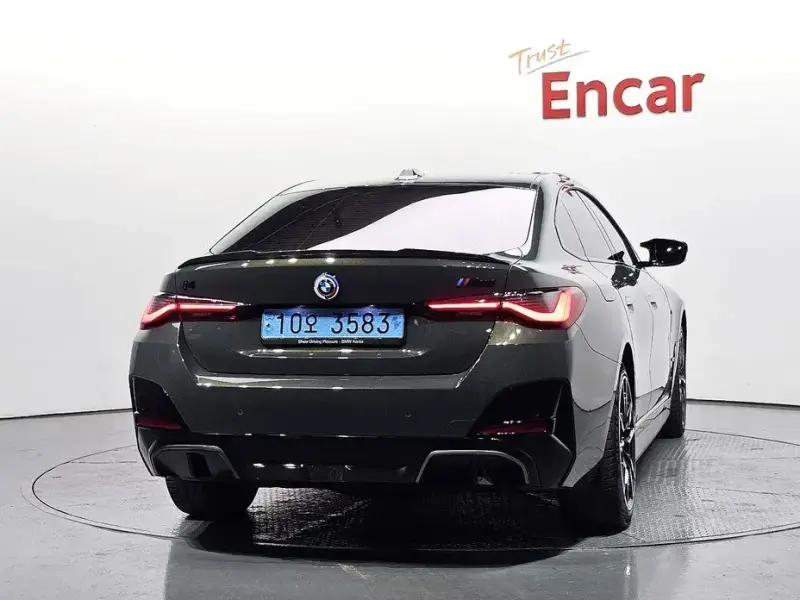 2023 BMW i4 с пробегом 35 461 км