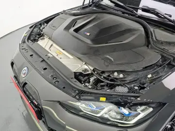 2023 BMW i4 с пробегом 35 461 км