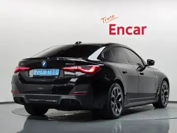 2022 BMW i4 с пробегом 93 366 км