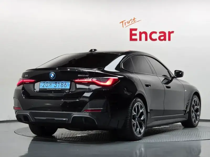 2022 BMW i4 с пробегом 93 366 км