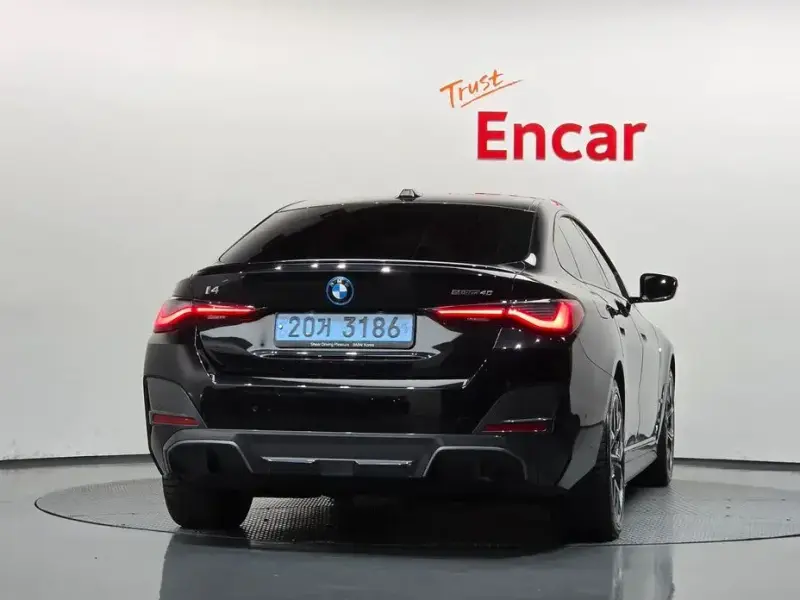 2022 BMW i4 с пробегом 93 366 км