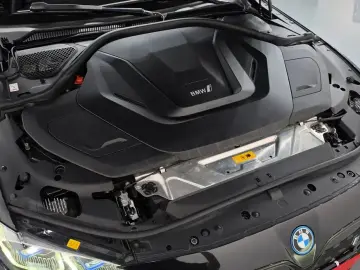 2022 BMW i4 с пробегом 93 366 км
