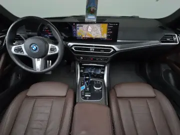 2022 BMW i4 с пробегом 93 366 км