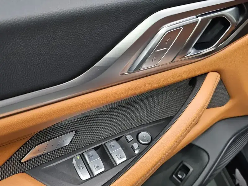 2023 BMW i4 с пробегом 35 461 км