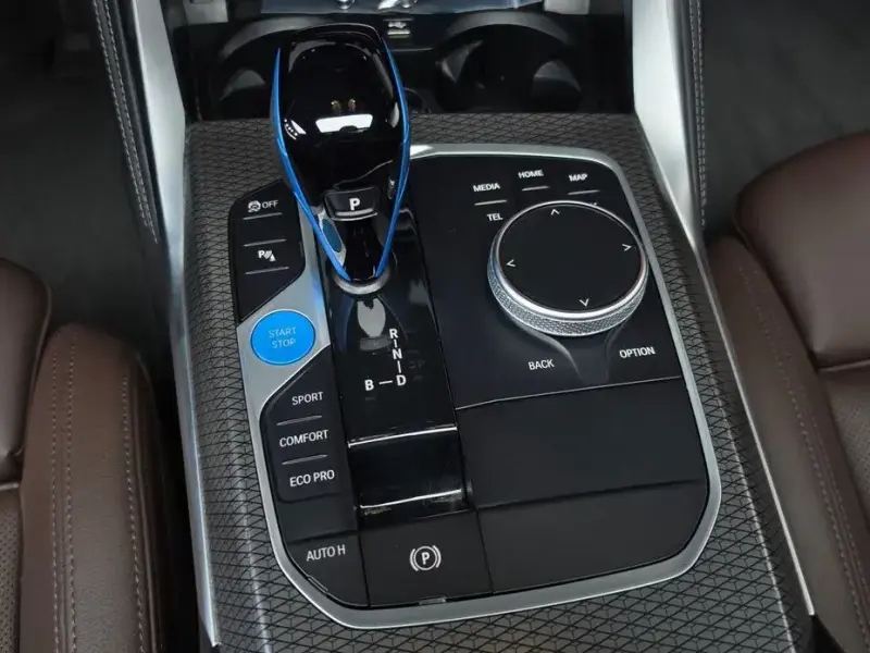 2022 BMW i4 с пробегом 93 366 км