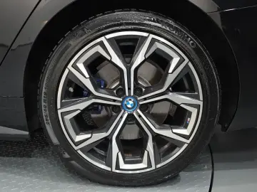 2022 BMW i4 с пробегом 93 366 км