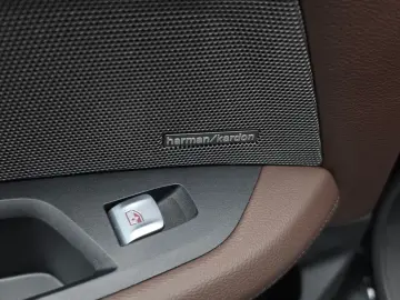 2022 BMW i4 с пробегом 93 366 км