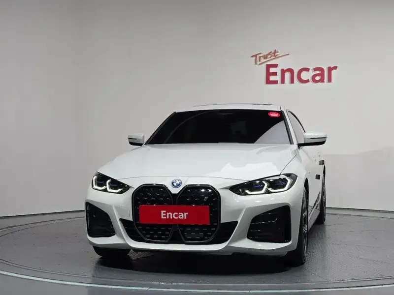 2023 BMW i4 с пробегом 58 895 км