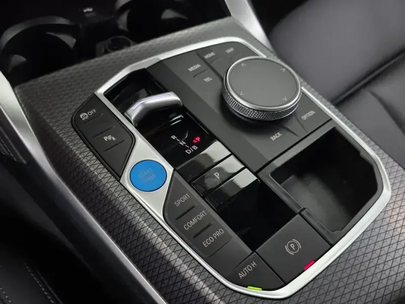 2023 BMW i4 с пробегом 58 895 км
