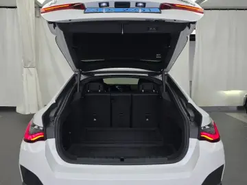 2023 BMW i4 с пробегом 58 895 км