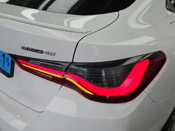 2023 BMW i4 с пробегом 58 895 км
