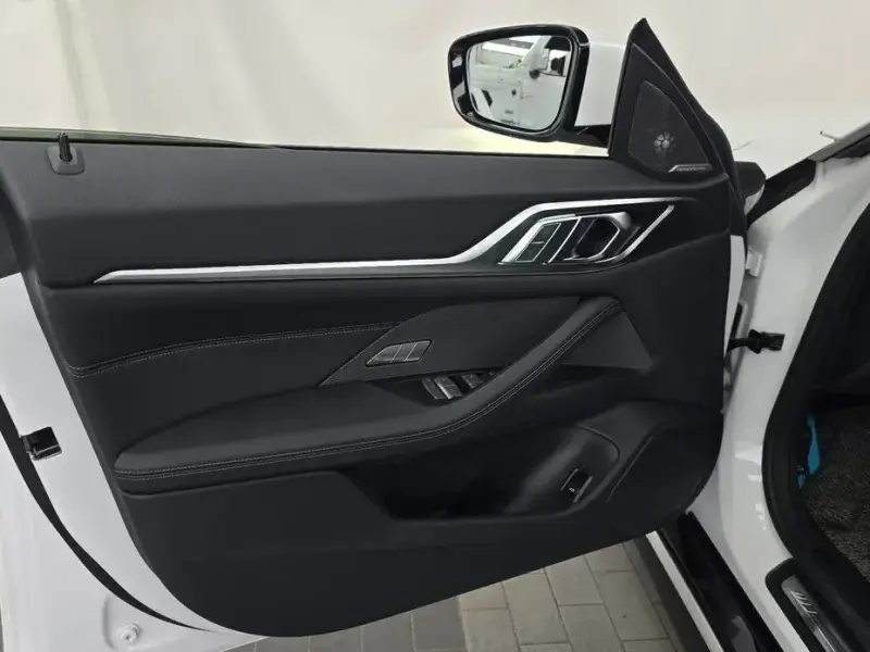 2023 BMW i4 с пробегом 58 895 км