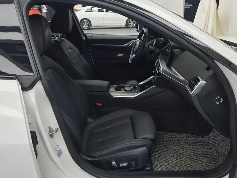 2023 BMW i4 с пробегом 58 895 км