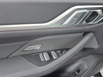 2023 BMW i4 с пробегом 58 895 км