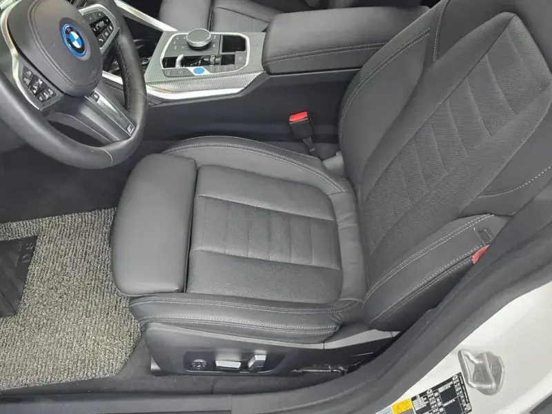2023 BMW i4 с пробегом 58 895 км