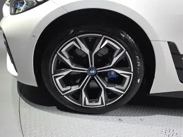 2024 BMW i4 с пробегом 7 309 км