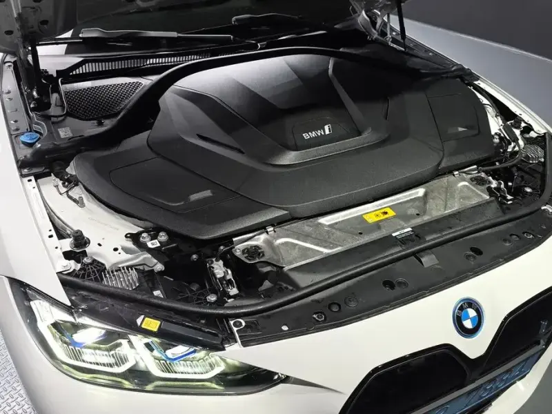 2024 BMW i4 с пробегом 7 309 км