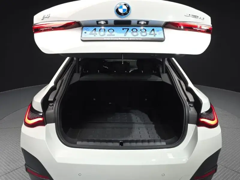 2024 BMW i4 с пробегом 7 309 км