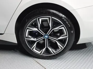 2024 BMW i4 с пробегом 7 309 км