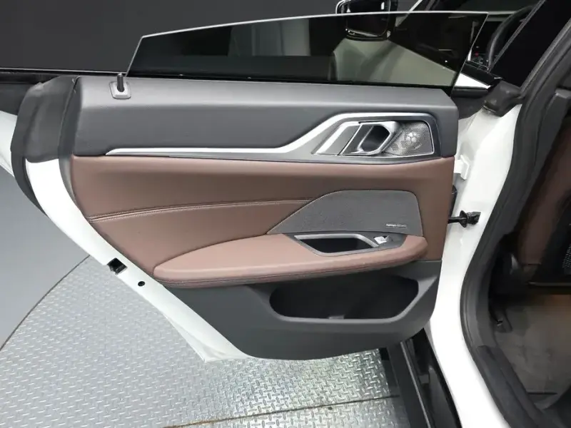 2024 BMW i4 с пробегом 7 309 км