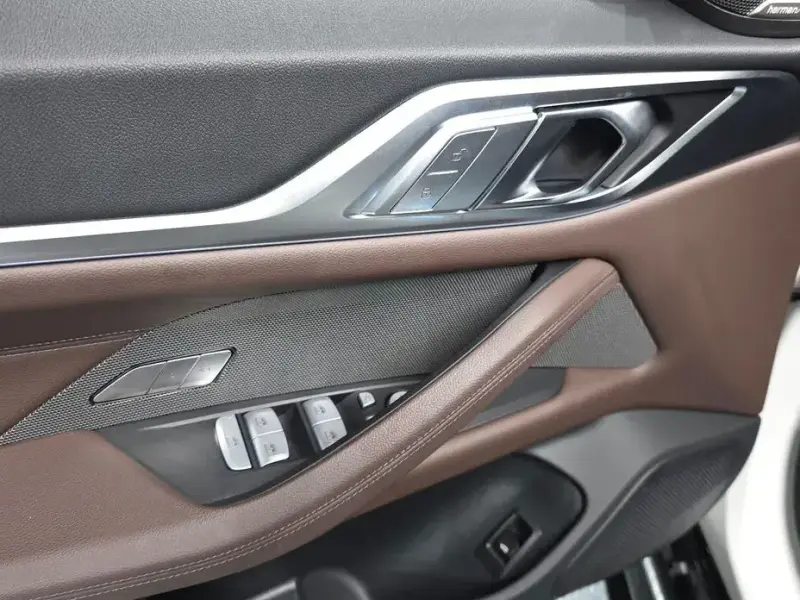 2024 BMW i4 с пробегом 7 309 км