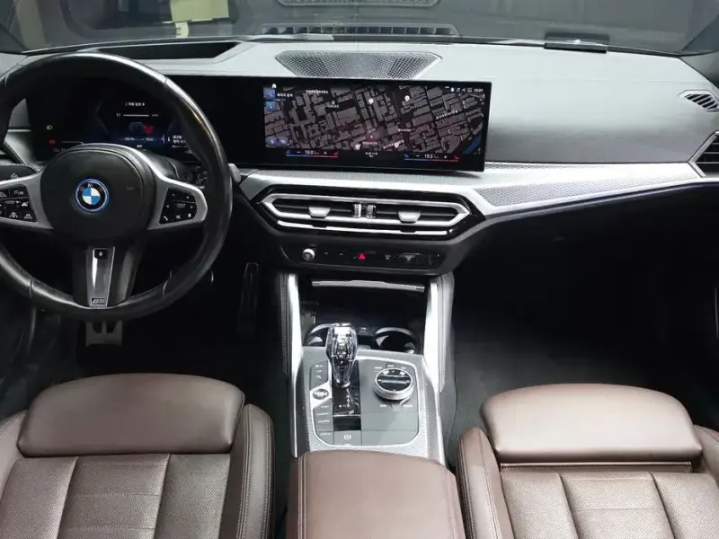 2022 BMW i4 с пробегом 129 178 км