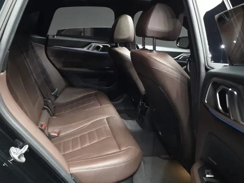 2022 BMW i4 с пробегом 129 178 км