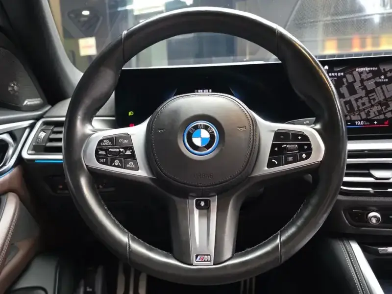 2022 BMW i4 с пробегом 129 178 км