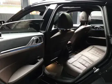2022 BMW i4 с пробегом 129 178 км