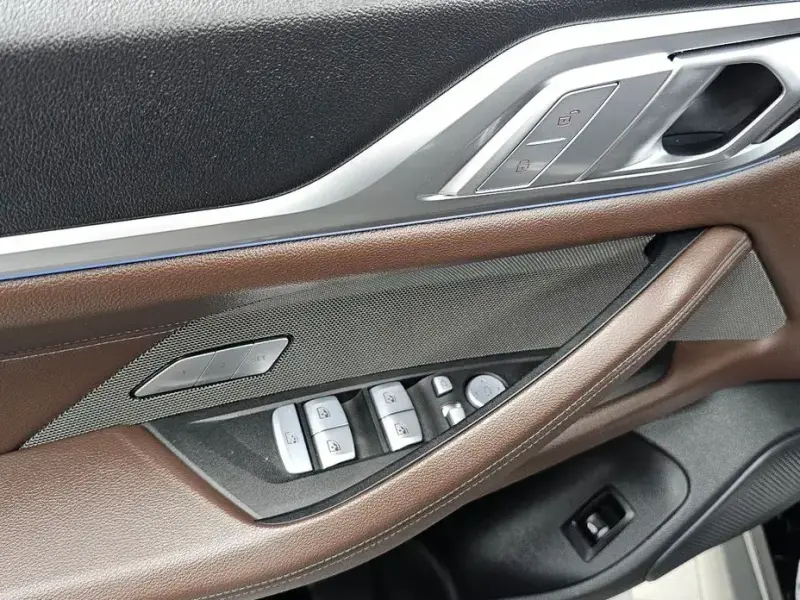 2023 BMW i4 с пробегом 53 249 км