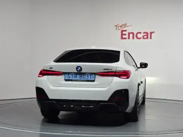 2025 BMW i4 с пробегом 17 548 км