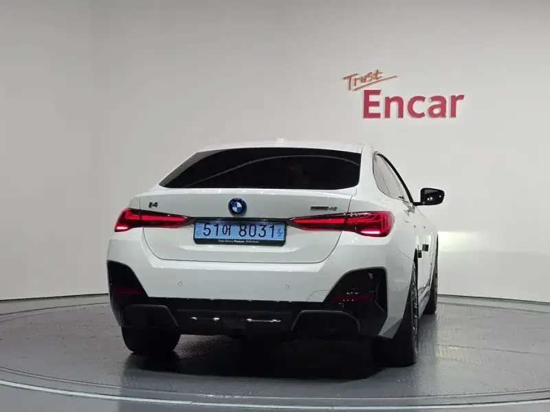 2025 BMW i4 с пробегом 17 548 км