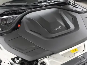 2025 BMW i4 с пробегом 17 548 км