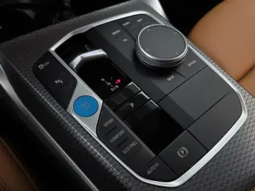 2025 BMW i4 с пробегом 17 548 км