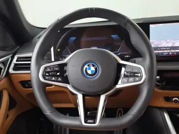 2025 BMW i4 с пробегом 17 548 км