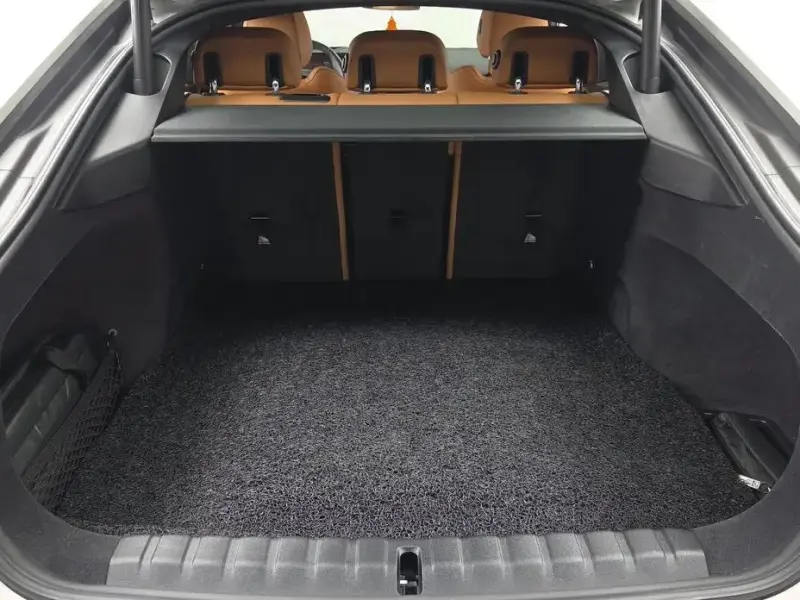 2025 BMW i4 с пробегом 17 548 км