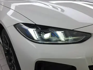 2025 BMW i4 с пробегом 17 548 км