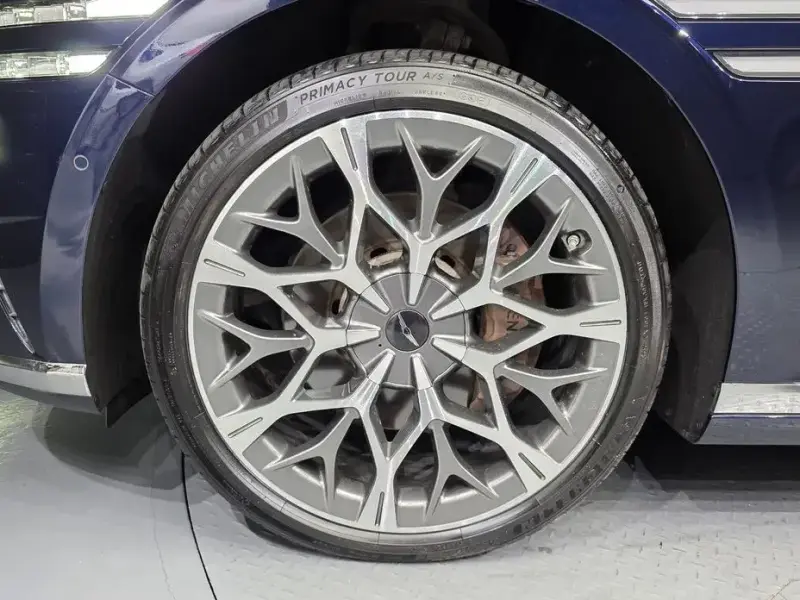 2023 Genesis G90 с пробегом 59 453 км