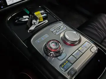 2023 Genesis G90 с пробегом 98 372 км