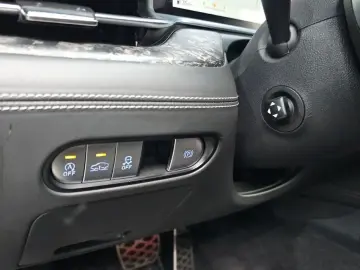 2023 Genesis G90 с пробегом 98 372 км