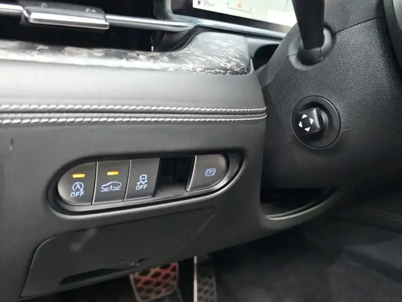 2023 Genesis G90 с пробегом 98 372 км