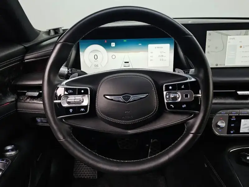 2023 Genesis G90 с пробегом 98 372 км