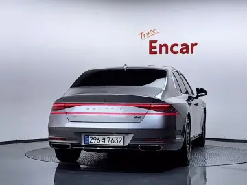 2023 Genesis G90 с пробегом 83 535 км