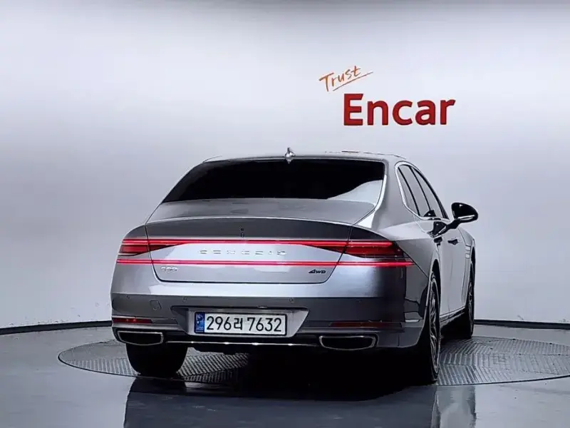 2023 Genesis G90 с пробегом 83 535 км