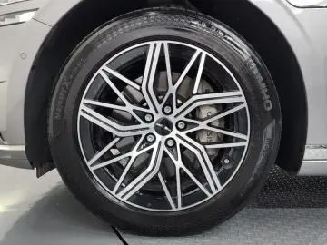 2023 Genesis G90 с пробегом 83 535 км