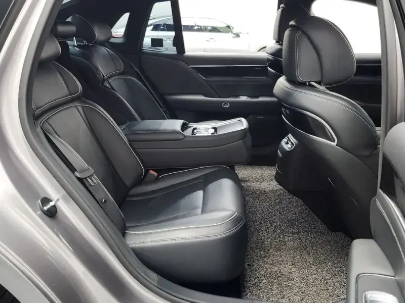 2023 Genesis G90 с пробегом 83 535 км
